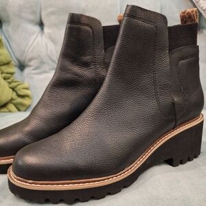 HUE Black Chunky Sole Boots